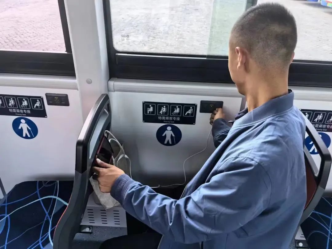 手机刷公交车(手机刷公交车怎么操作NFC)
