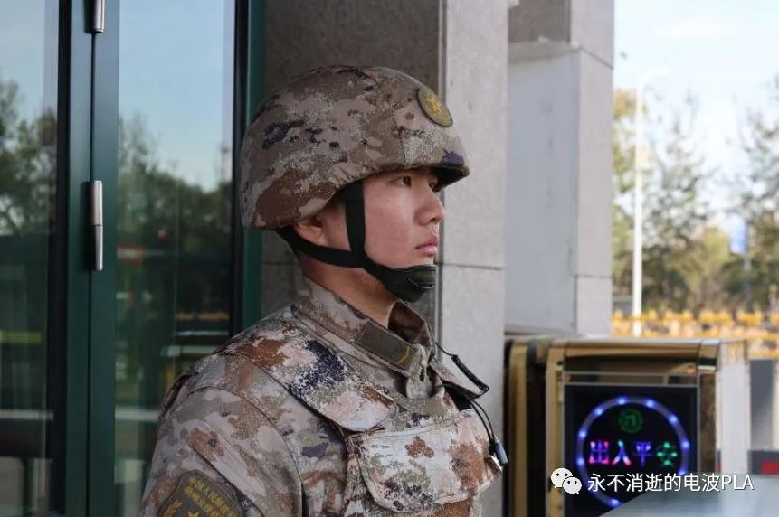 的“巡诊”专家用朴实无华的双脚丈量通信脉络警卫员——营区安全有我在