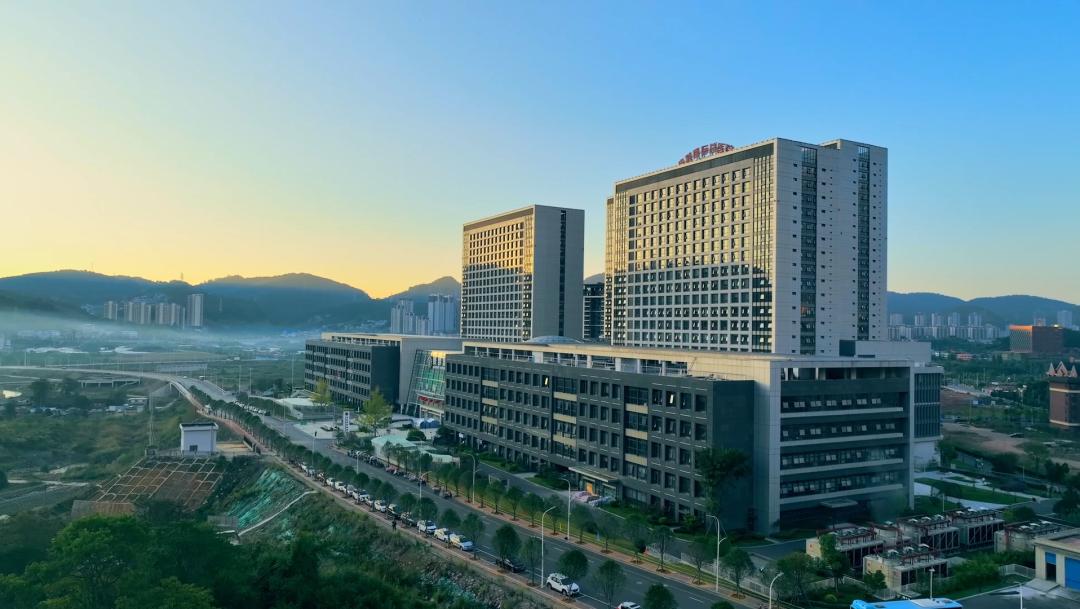 贵黔国际总医院(贵州妇女儿童国际医院)位于贵阳市乌当区,项目以开启