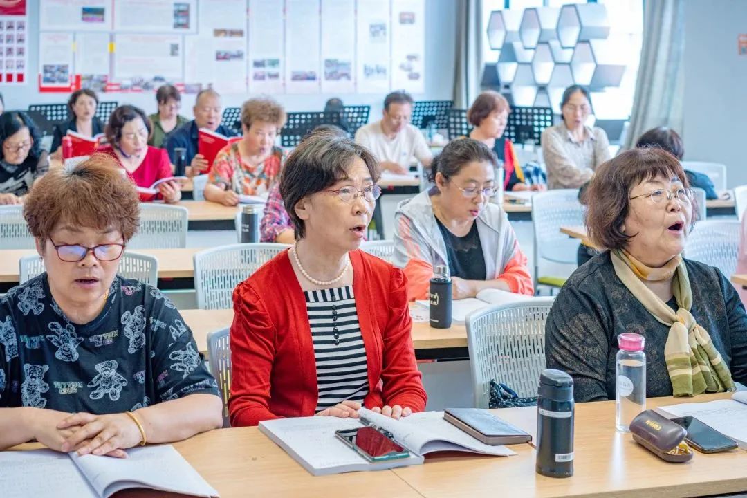 全日制包住宿老年大学图片