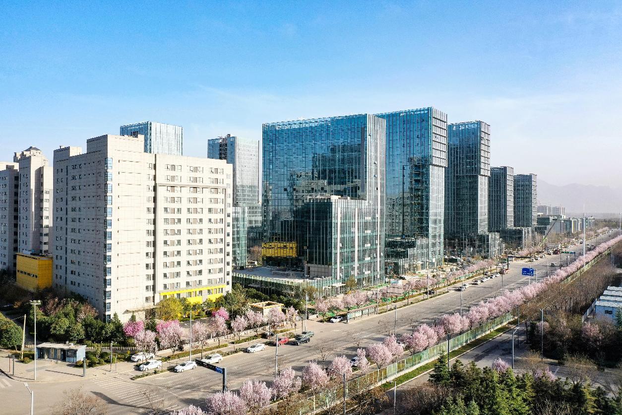 "双中心 创未来"采访团走进丝路科学城,点赞高质量发展蓬勃力量_澎湃