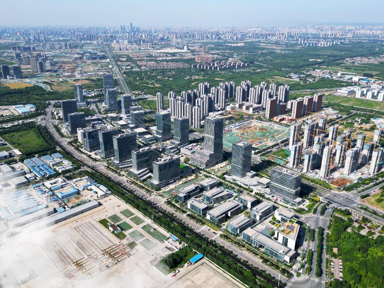 "双中心 创未来"采访团走进丝路科学城,点赞高质量发展蓬勃力量_澎湃