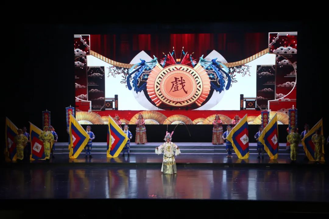 江西鄱阳县赣剧团建团70周年戏曲晚会精彩上演_澎湃号·媒体_澎湃新闻