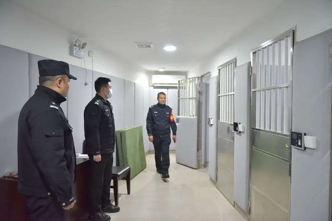 讲规范,强作风,促安全——市中院督察组到张湾法院开展司法警察专项教育整治督察活动_澎湃号·政务_澎湃新闻-The Paper