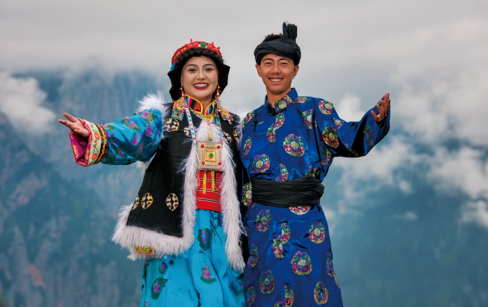 迭部服饰有多惊艳!看完狠狠心动了._澎湃号·政务_澎湃新闻-the paper