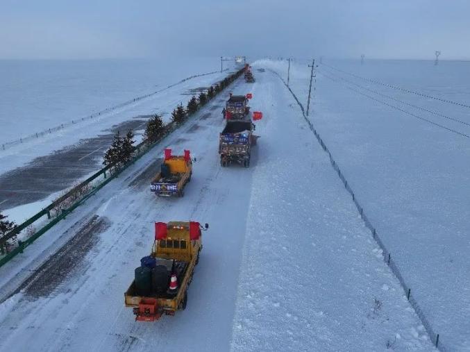 影響全區高速公路共有11條路段因降雪實施臨時交通管制g18榮烏高速