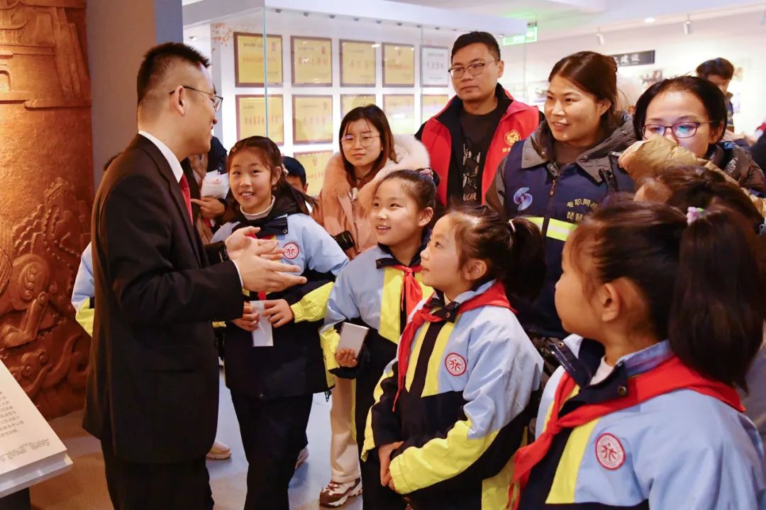 徐州市八里中心小学图片