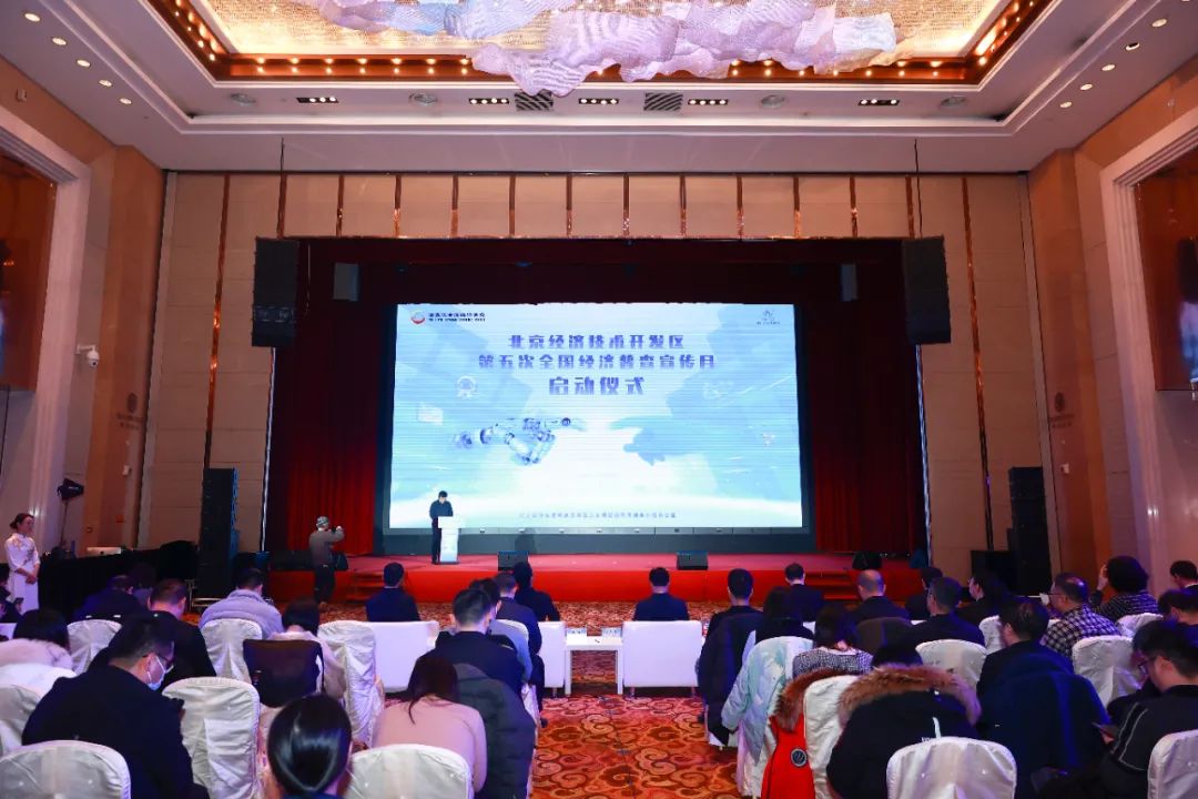 张家华副总裁首先对近200位"两员"在清查阶段的辛勤付出和无私奉献