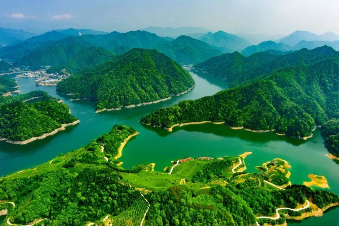 水库,湘中第一高峰九龙池,雪峰湖国家湿地公园,云台山国家石漠公园等