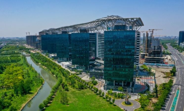 最近驱车途经g60上海松江段的市民会发现,气势恢宏的g60科创云廊已