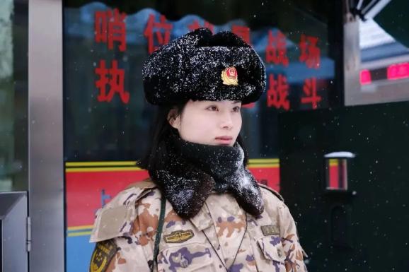 云南边防女兵图片