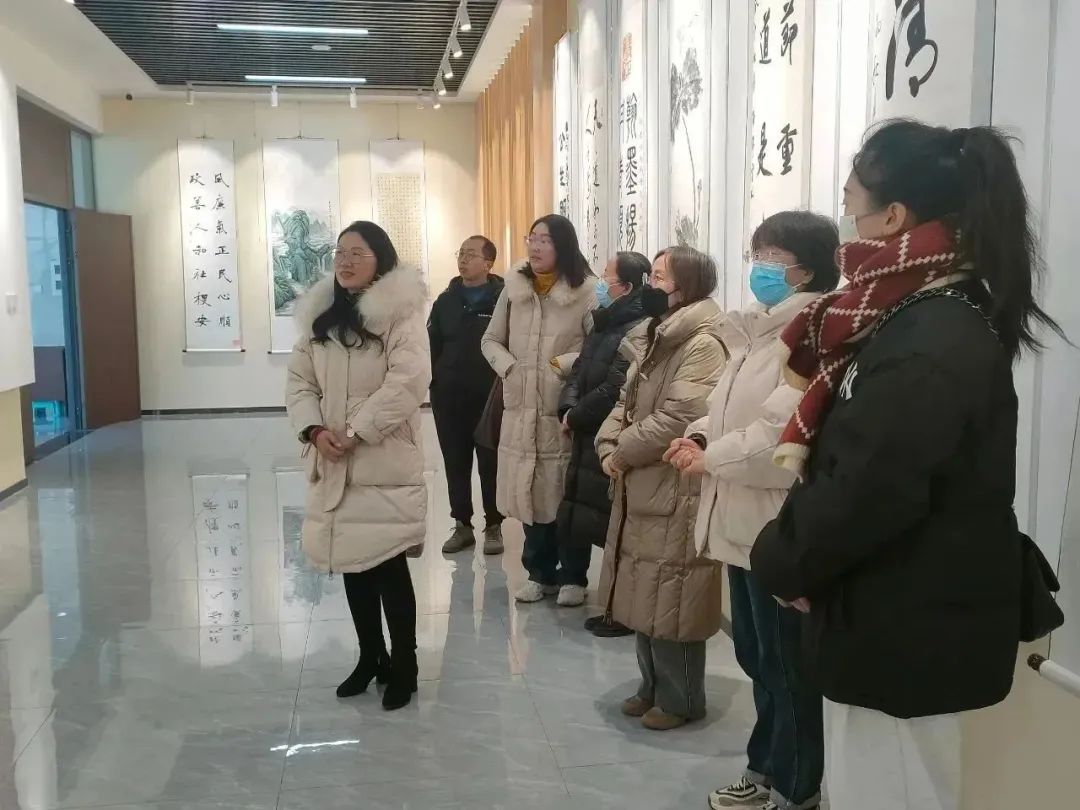 翰墨扬清风 丹青颂廉韵 ｜ 潞城区妇联开展廉政书画展观展活动