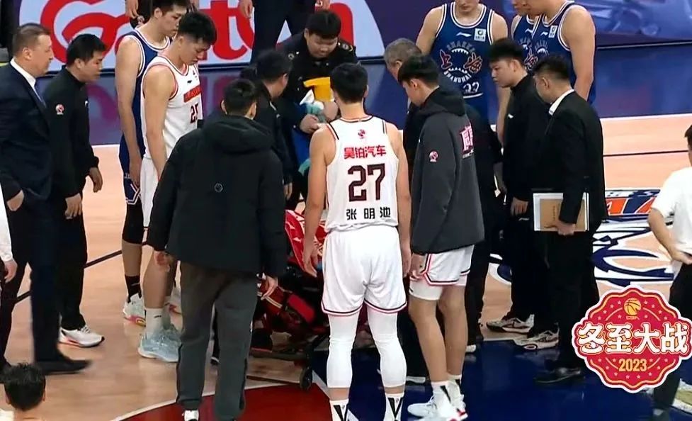 拒绝16分逆转,上海男篮122-115战胜广东,周琦受伤担架下场_澎湃号·湃客_澎湃新闻-The Paper