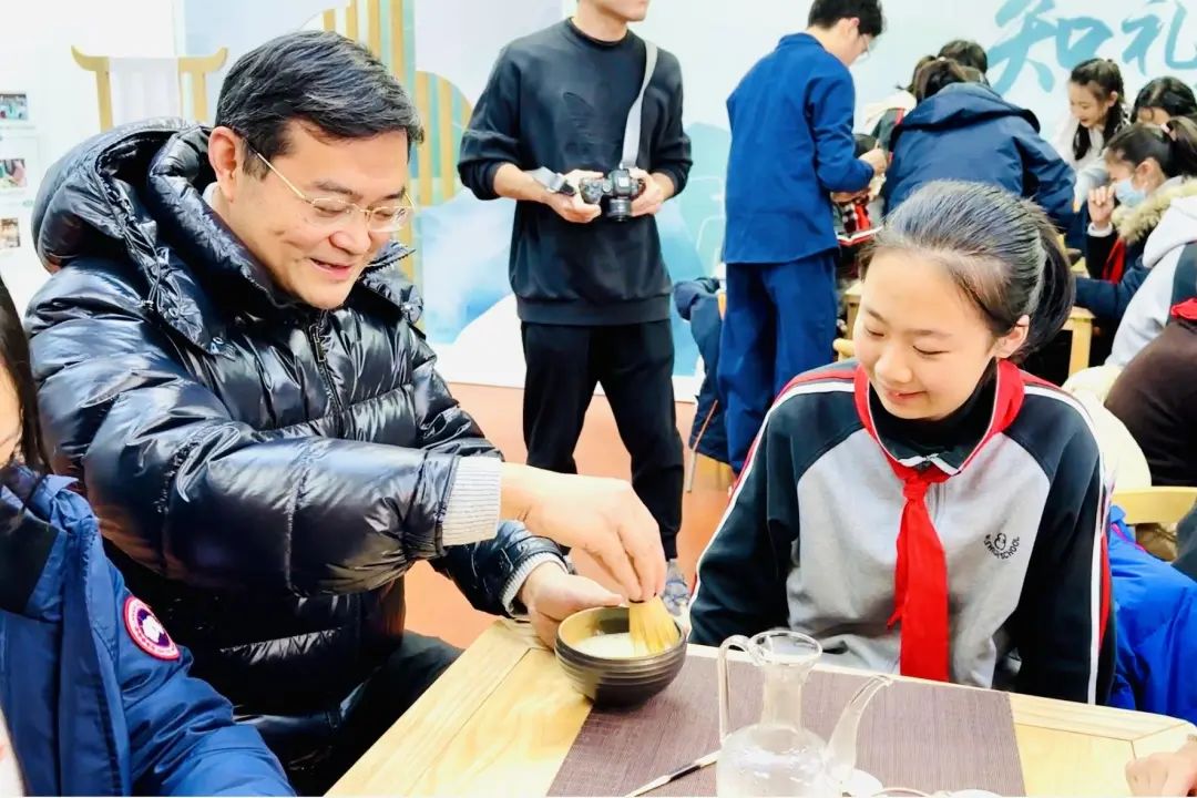 品茗論道,知禮篤行,快閃茶館進校園_澎湃號·政務_澎湃新聞-the paper