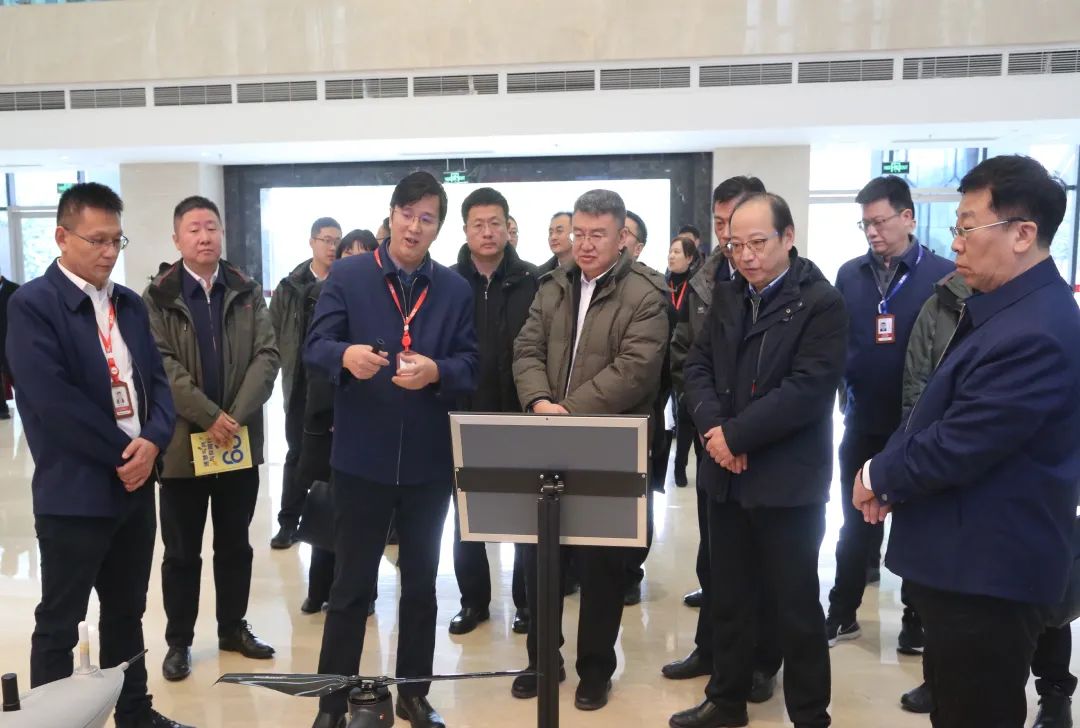 王海波调研成都地区成员单位