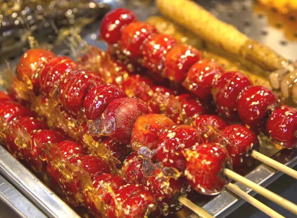 是"经典之作"山楂 黑枣几乎都是糖衣芝麻味儿的小时候的冰糖葫芦关于