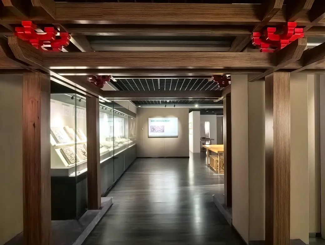 两大展览明日亮相陇西县博物馆!_澎湃号·政务_澎湃新闻-the paper