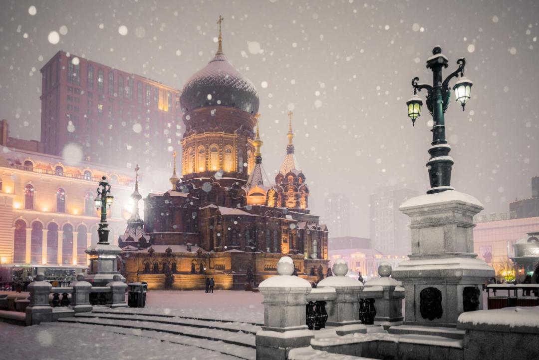 大雪纷飞中的索菲亚教堂.