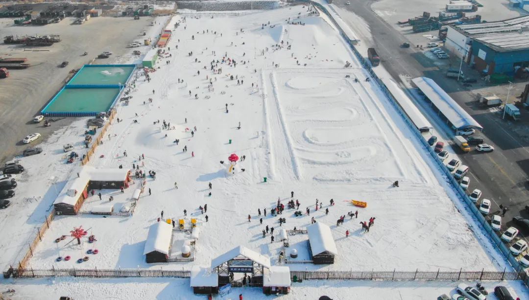 賞雪,玩雪,戲雪,走進文家冰雪遊樂場,雪圈飛馳而下,香蕉船在雪地上