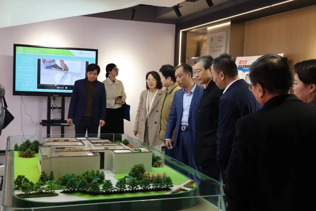 叶正波一行还先后走访了社员企业浙江神龙湾建设集团有限公司,嘉力丰