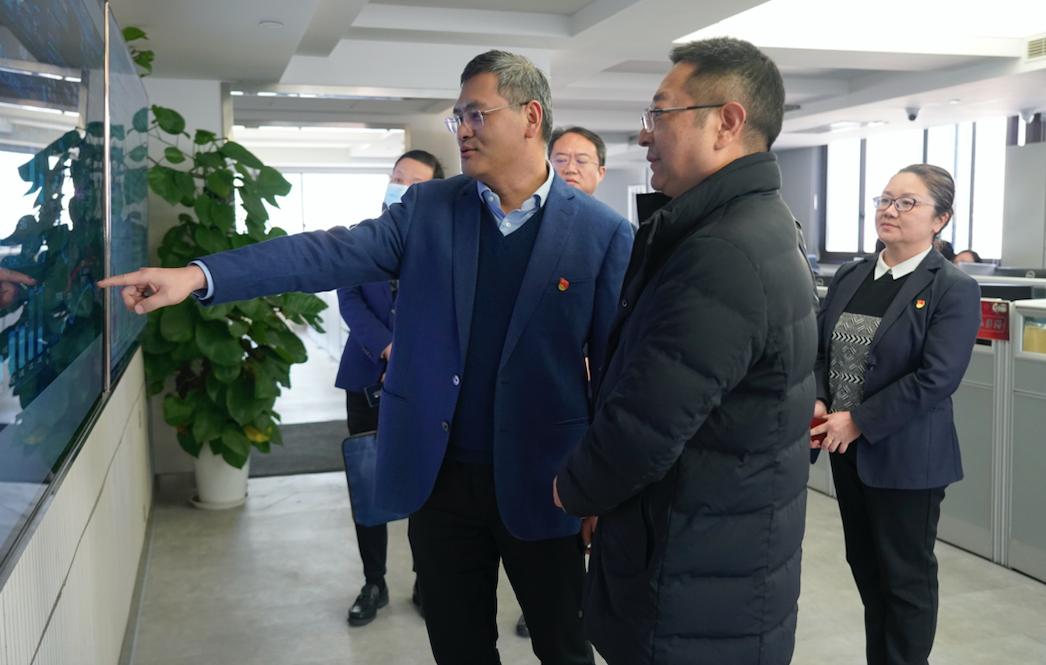 区领导带队走访慰问企业_澎湃号·政务_澎湃新闻-the paper