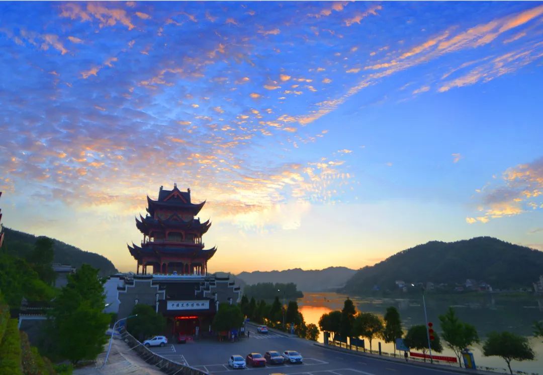 中国黑茶博物馆,安化山城夜色,六步溪……在各大景点之间切换,看得见