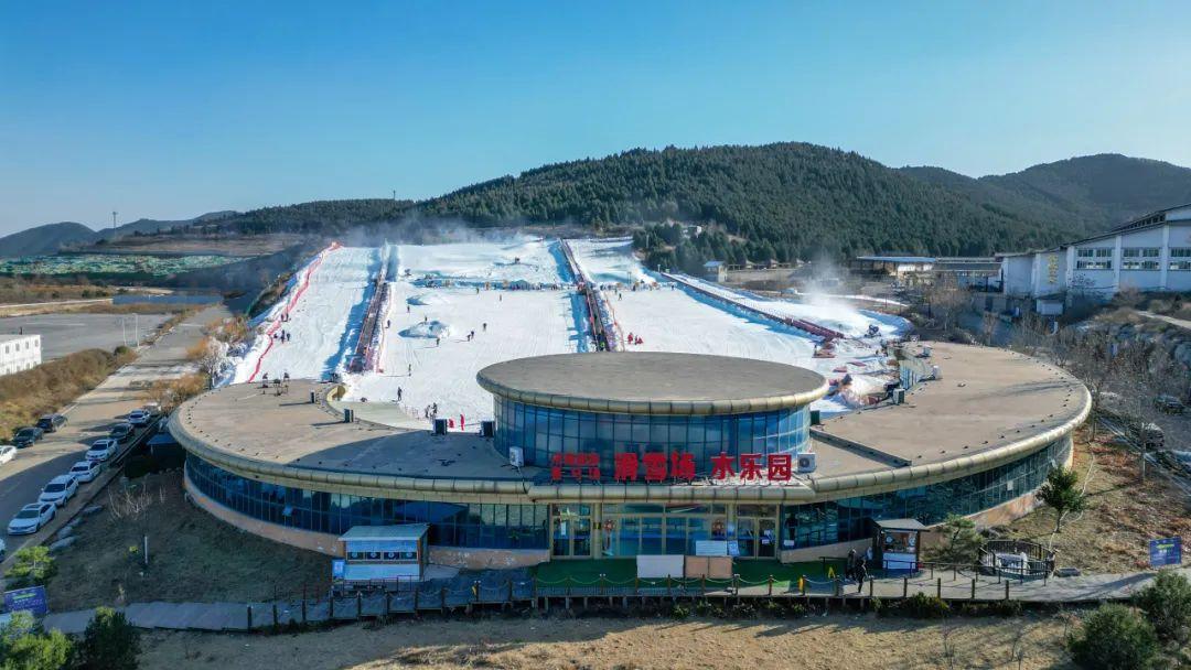 枣庄日月山滑雪场图片