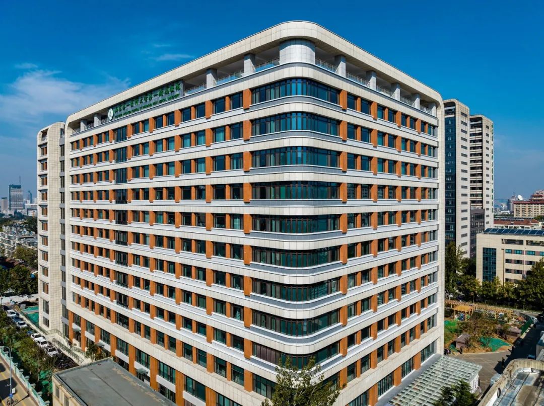 病房综合楼建设项目安装工程山东省千佛山医院项目位于滁州市明湖景观