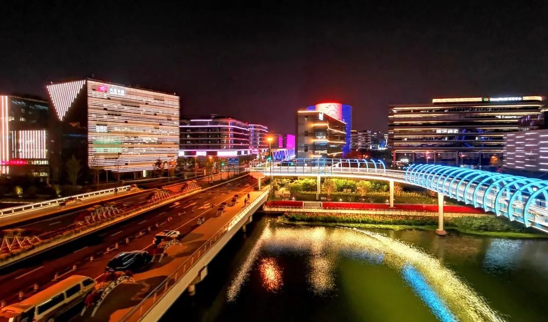 连续3天!闵行灯光秀开启"节日模式"