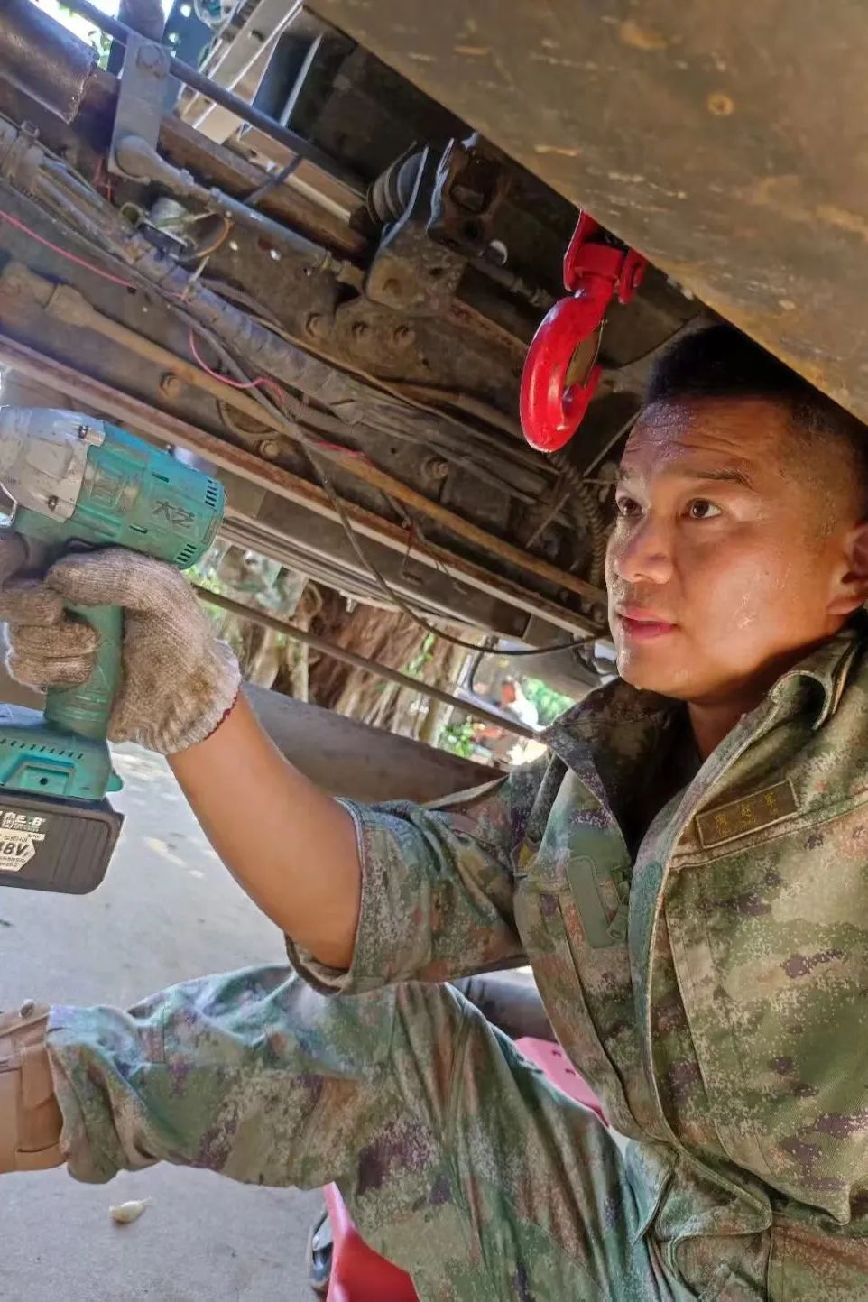 2018年底,陶趙軍在旅修理專業比武榮獲第一名,全營所有大型車輛裝備在