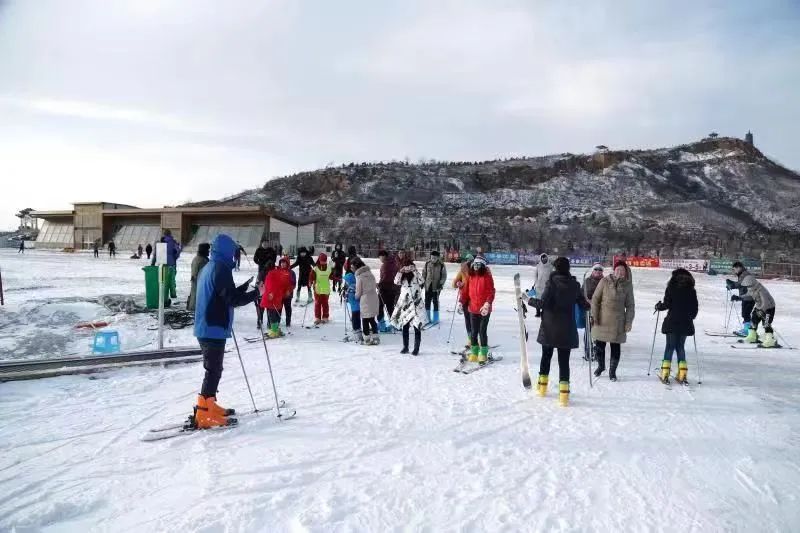 研山滑雪场介绍图片