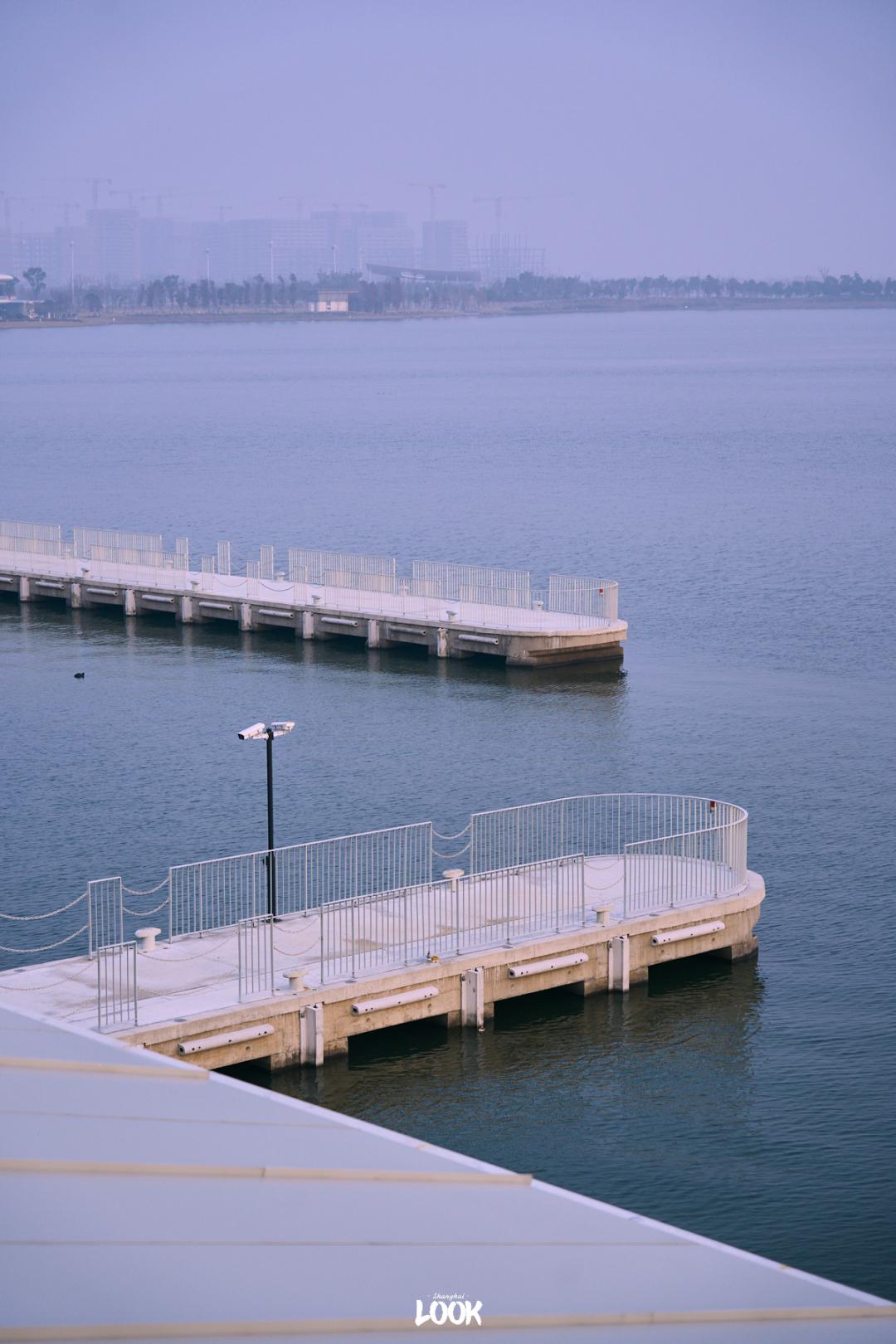 上海滴水湖景区图片