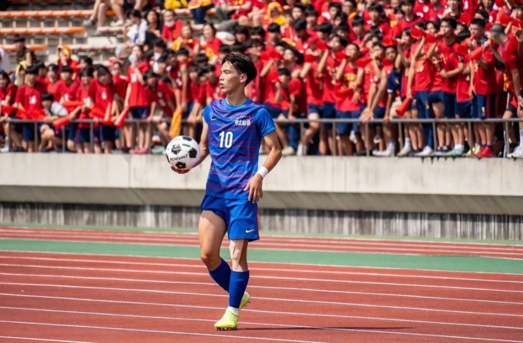 青森山田作为在过去7年5进决赛的球队,自然在日本高中足球界拥有比市