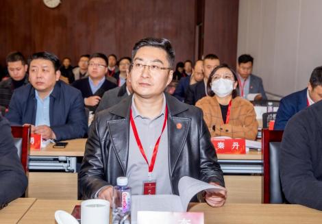 柏红作的《理事会年度工作报告》,监事刘海峰作的《监事会年度工作报