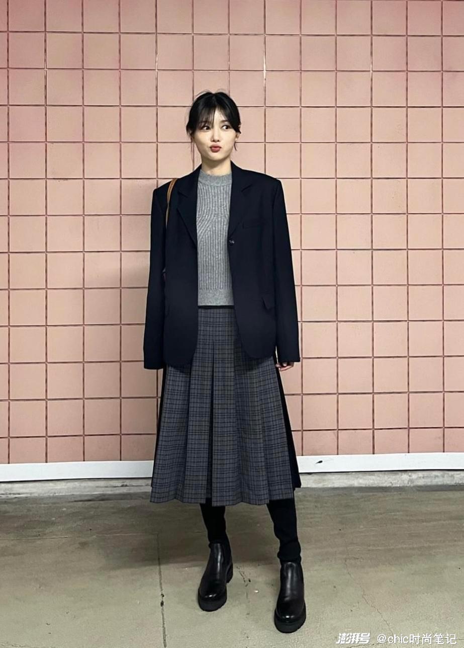 金裕贞冬日休闲穿搭,与剧中甜美风格相反,私下随性又率真_澎湃号·湃