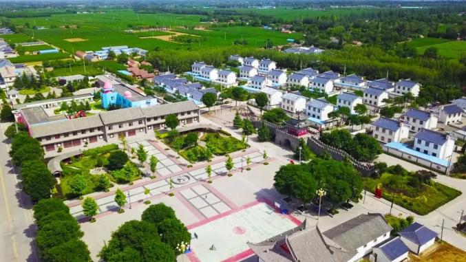 丰台镇张观察村是泾川县实施"八改"工程的一个缩影,推进"八改"工程