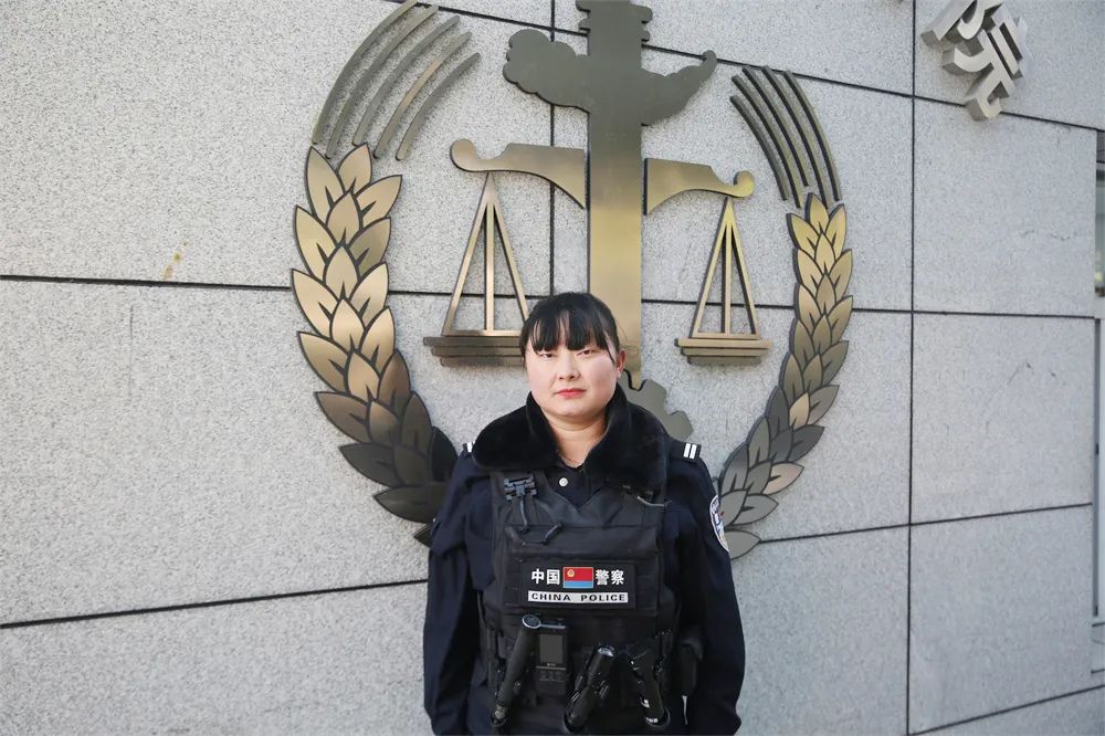 你好,警察节|安宁法院两名辅警获表彰!