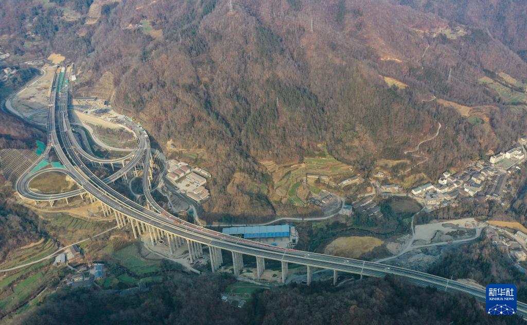 四川省綿陽市平武縣境內的九綿高速通車路段為九寨溝段,江油至平武段