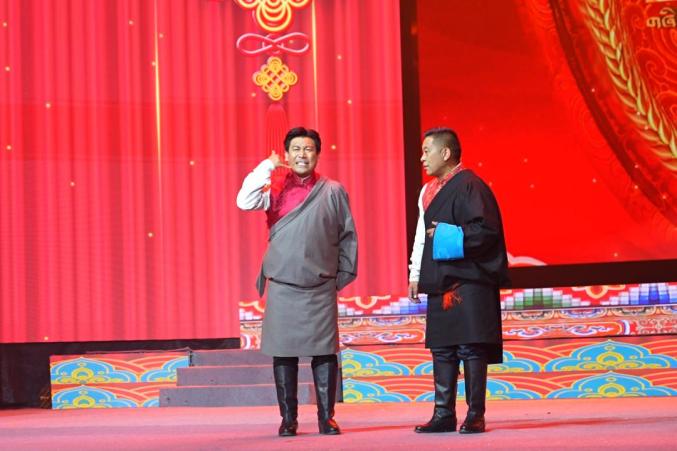 所有人,今晚8:00看春节藏历新年晚会咯!