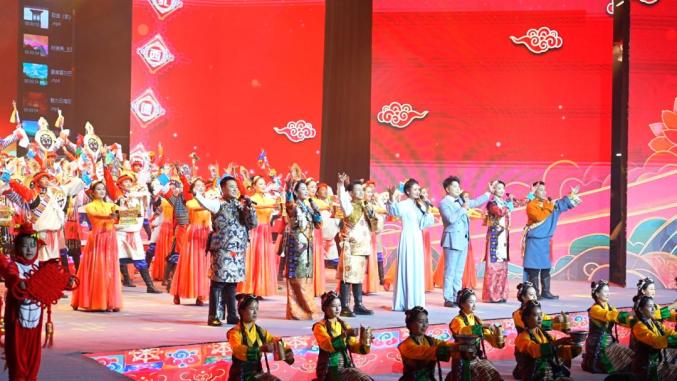 所有人,今晚8:00看春节藏历新年晚会咯!