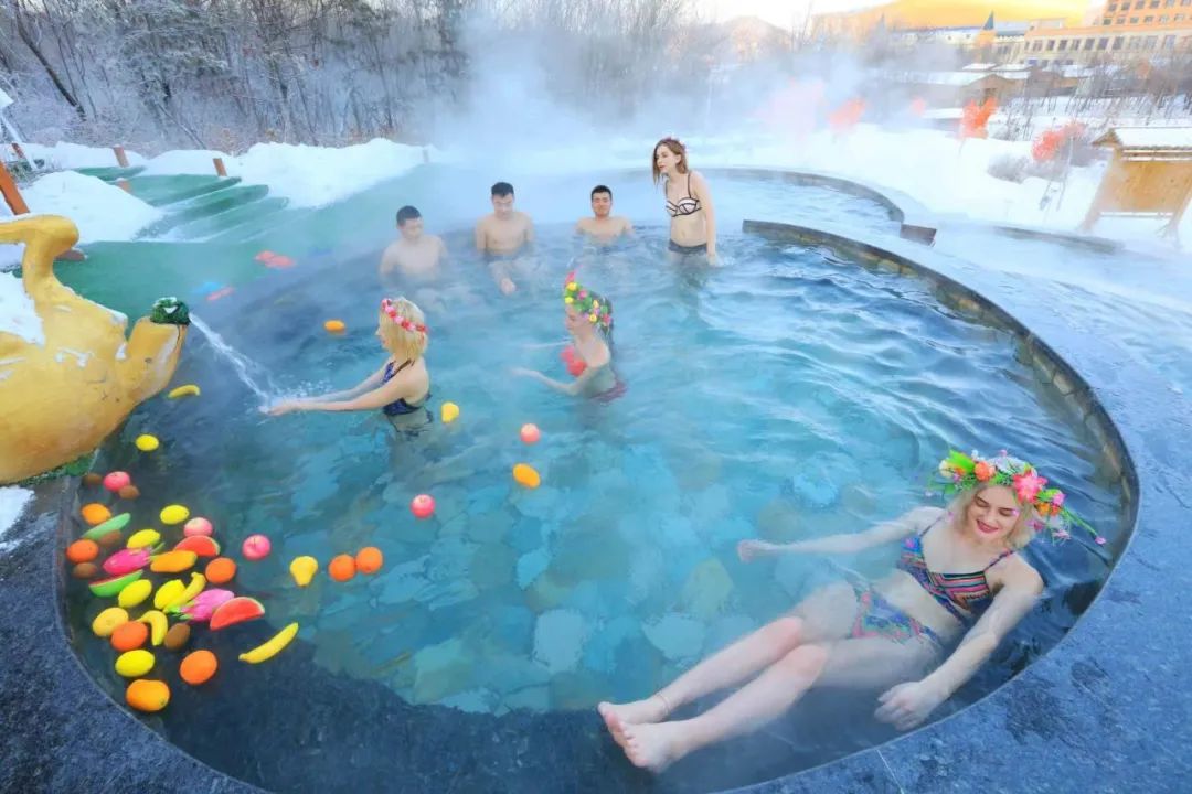 九天池湯院的溫泉,汲取九天池的天然泉水,其溫度適中,水質純淨.