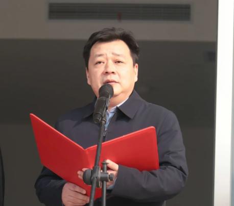 原阳县法院党组书记,院长冯卓群在致辞中表示,该院将以桥北人民法庭