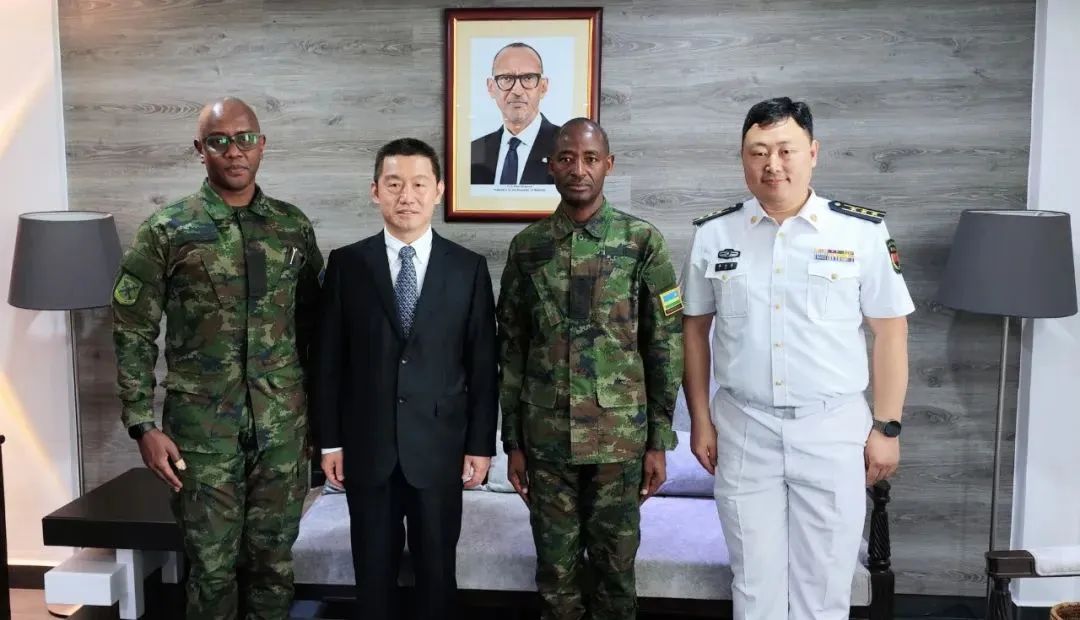 驻卢旺达大使和首任驻卢武官拜会卢防长和国防军参谋长_澎湃号·政务
