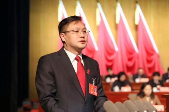 李胜利院长向承德市双桥区第十一届人民代表大会第五次会议作法院工作