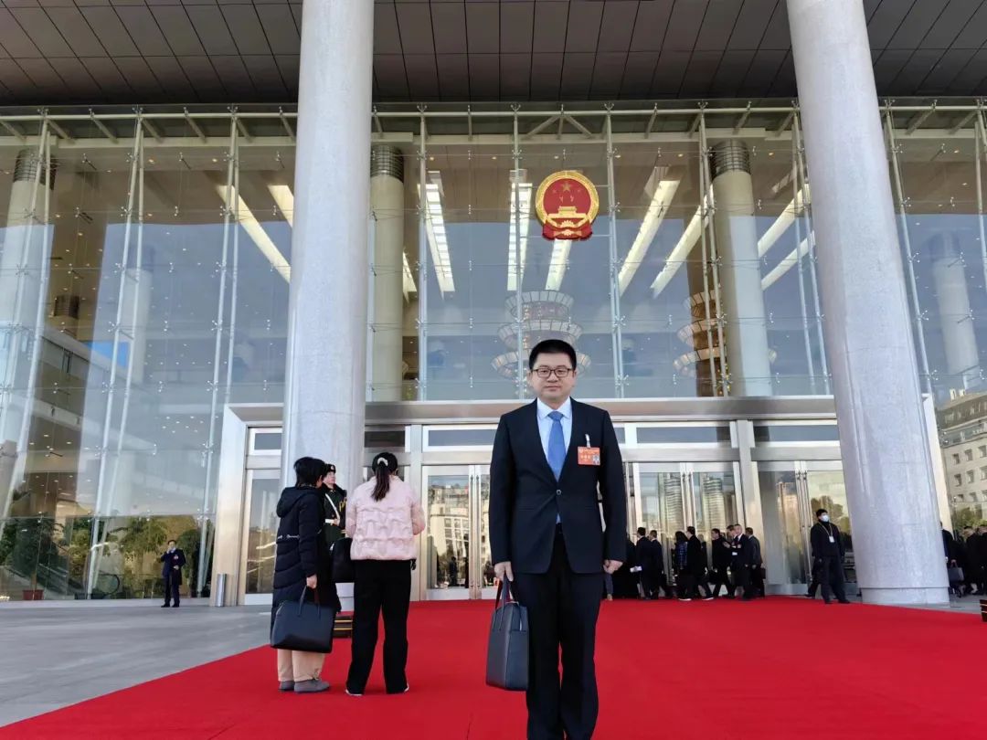 张鹏飞委员:打造"科技引领,人才驱动,资本助力,政策