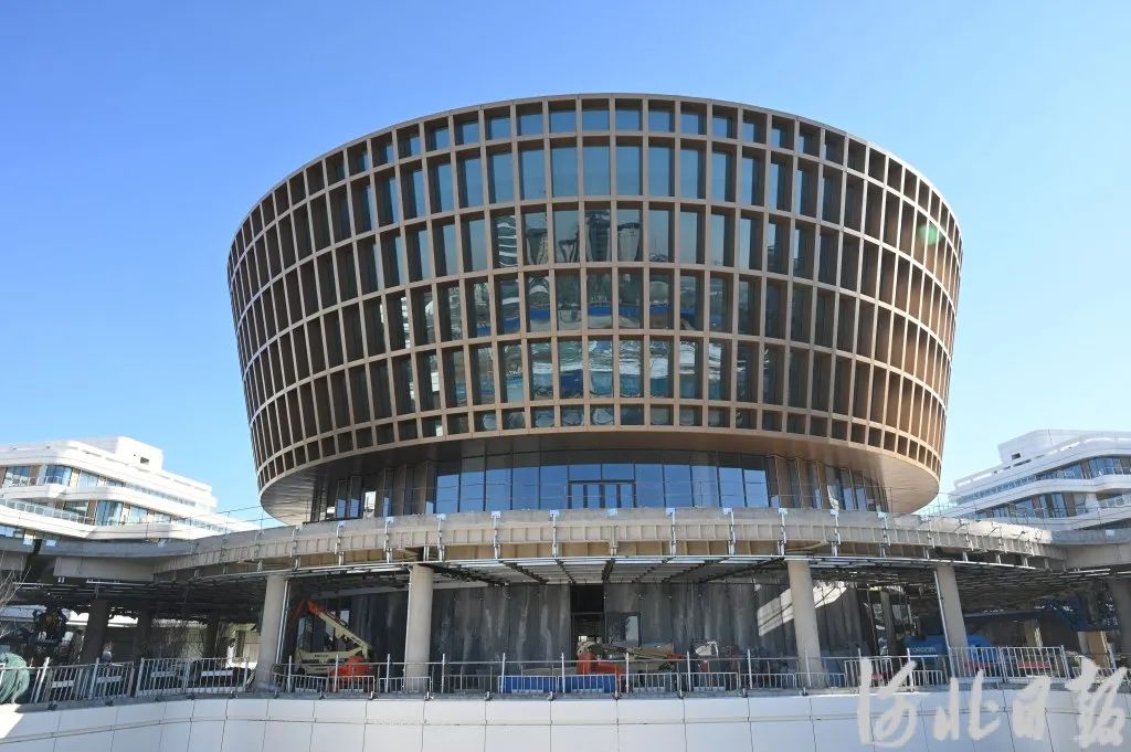 雄安新区中国电信智慧城市产业园(一阶段)项目施工现场,圆鼎形建筑