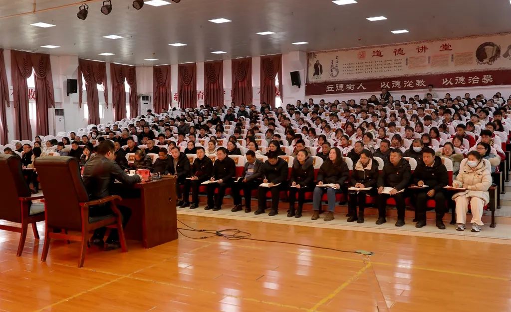 陈琪到松桃民族中学讲授思想政治理论课_澎湃号·媒体_澎湃新闻-the