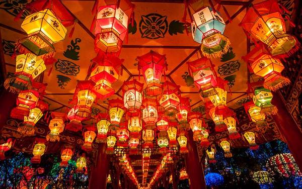 广大居民朋友们:富蕴县"灯耀中华 福润新疆"群众村晚元宵节灯笼制作