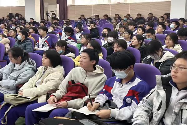 学会动态天津市物理学会走进天津市第二南开学校开展蒲公英计划科普