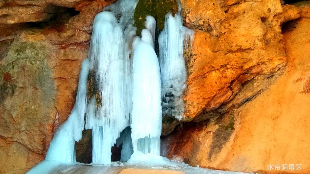 武山水帘洞雪舞银装若仙境冬来尽入图画中